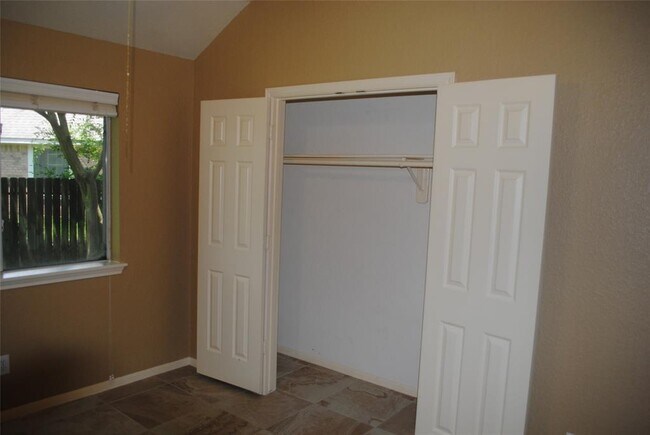 Building Photo - 4606 Russett Ln