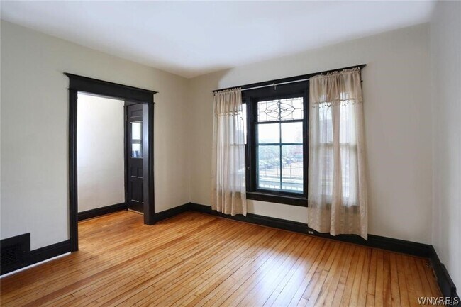 Building Photo - 475 Prospect Ave