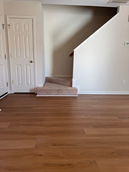 Building Photo - 2205 Lannigan Dr