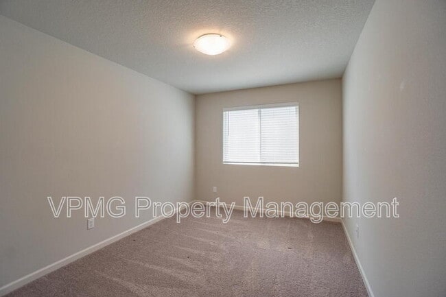Building Photo - 11603 NE 138th Ave