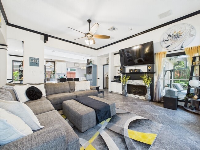 Building Photo - 203 Las Brisas St