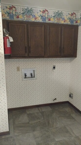 Building Photo - 125 Debra Ln