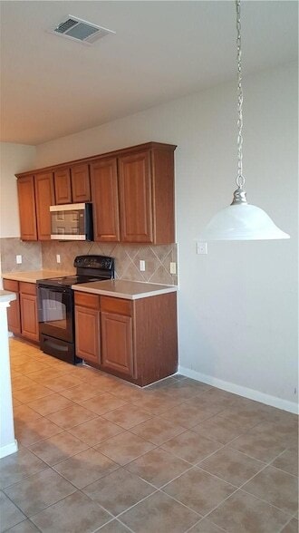 Building Photo - 19633 Cheyenne Valley Dr