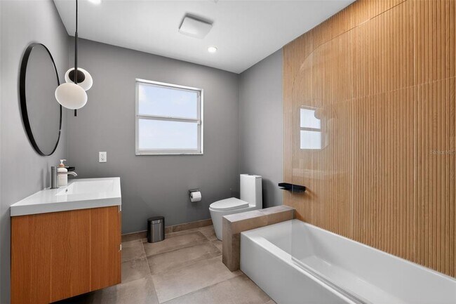 Building Photo - 13940 Antigua Dr