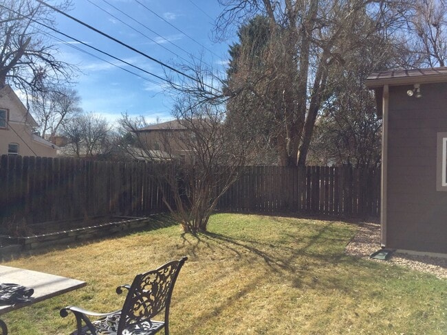 Building Photo - 3 bed/ 3 bath Home in Mayfair