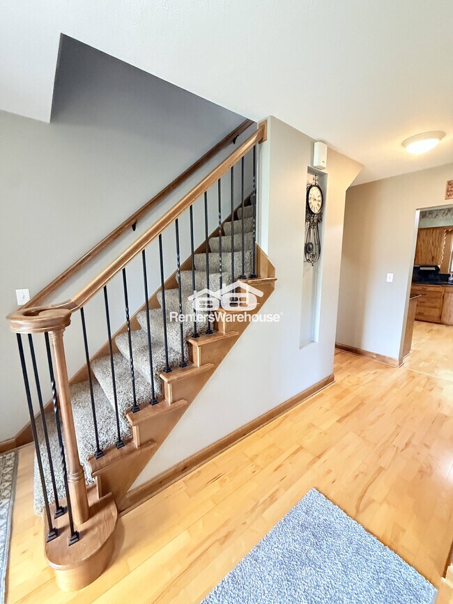 Building Photo - 840 Park Ave