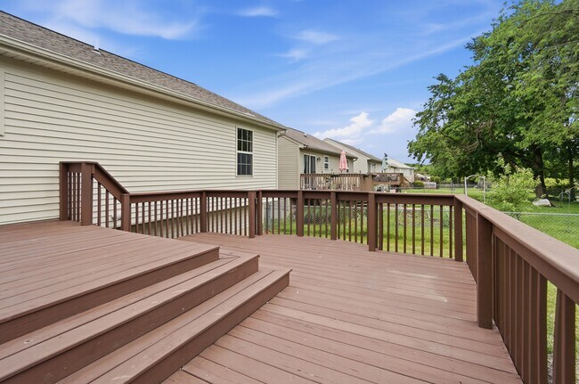 Building Photo - 3749 Sugarberry Dr
