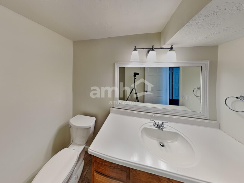 Building Photo - 6428 S Gold Valley Ct