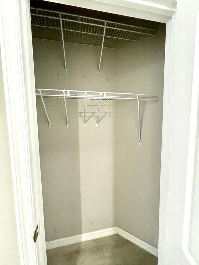 Building Photo - Gorgeous 3/2 Pool Home in Apopka's Parkside at Errol Estate!