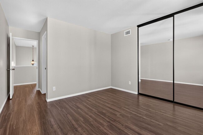 Building Photo - 841 America Way