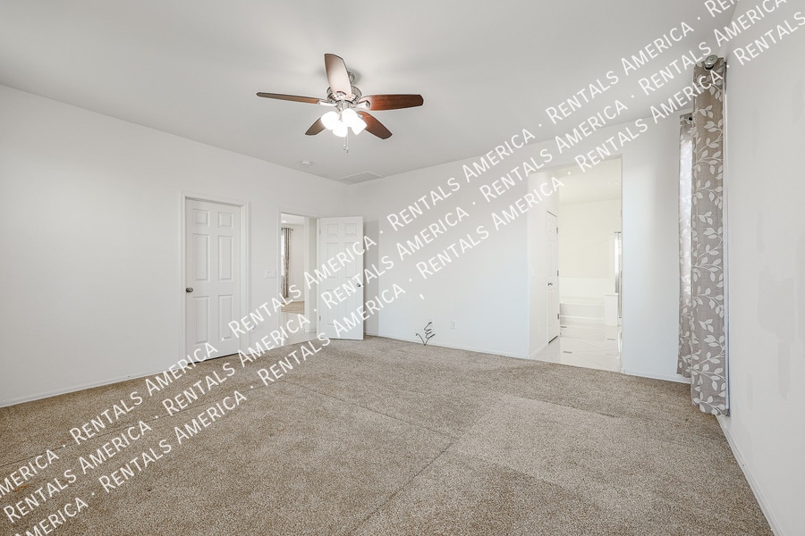 Building Photo - 10915 E Calypso Ave