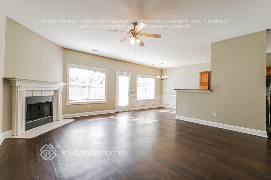 Building Photo - 2076 Barberry Dr