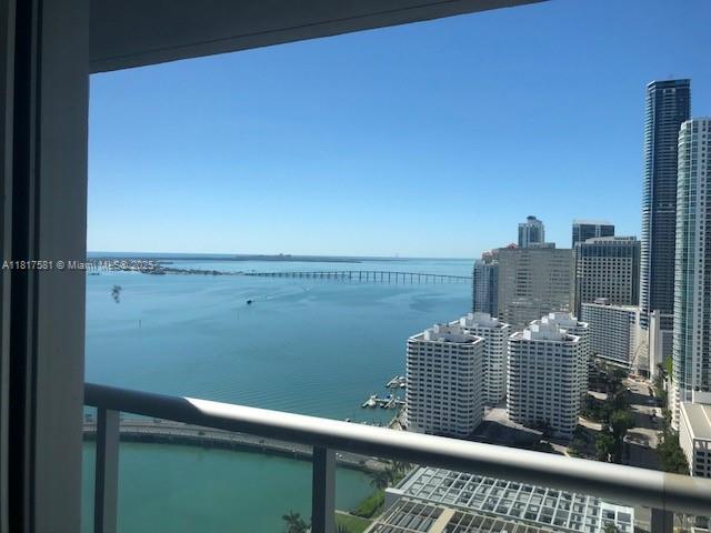 Building Photo - 495 Brickell Ave
