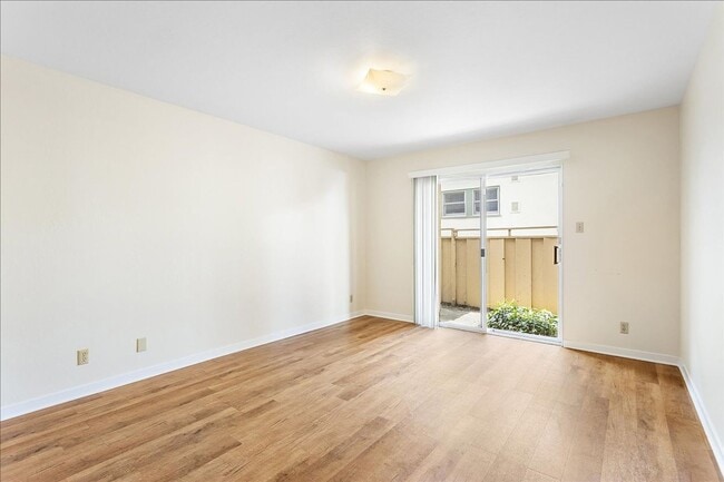 Building Photo - 1501 Verdi St