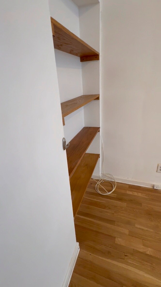 Building Photo - 30 E 95th St