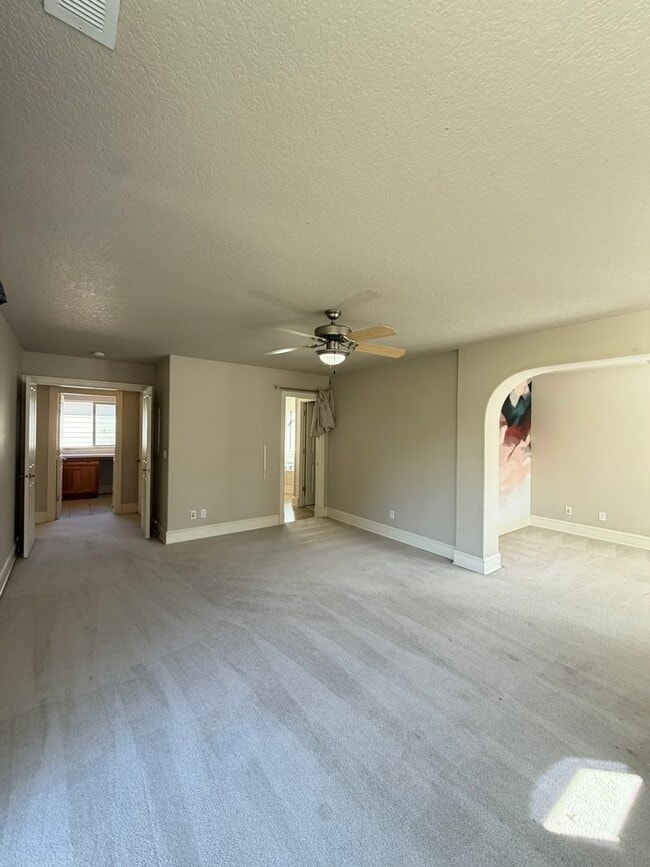 Building Photo - 17204 SW 136th Ave