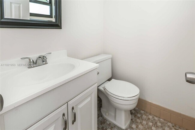 Building Photo - 1225 West Ave