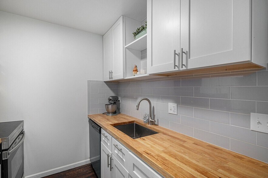 Building Photo - 4110 Hale Pkwy