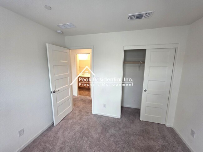 Building Photo - Only 2 years new. 3-bedrooms in Elk Grove