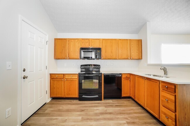 Building Photo - 5393 Blanchard Dr