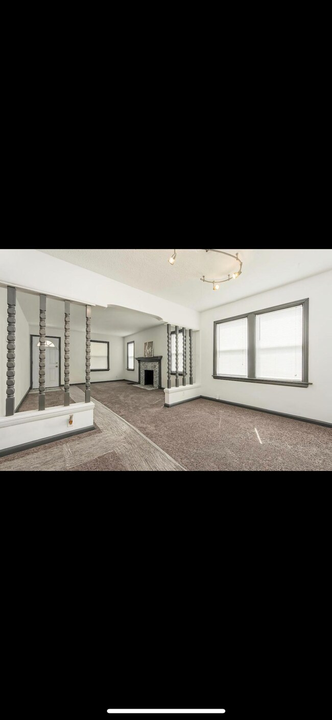 Building Photo - 1246 E 22nd Ave