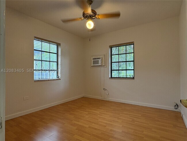 Building Photo - 700 SW 51st Ave