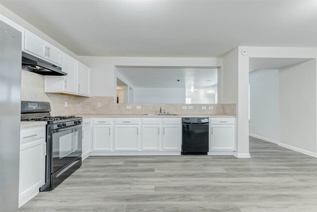 Building Photo - 7027 Parkford Meadow Dr