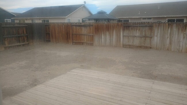 Building Photo - 3 Bedroom Donner Trails