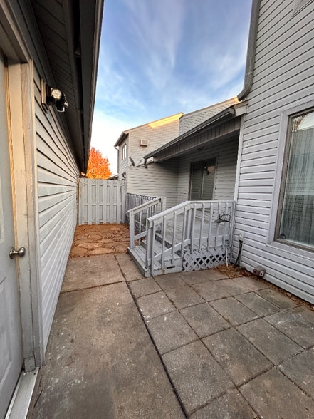 Building Photo - 1309 W Olrich St