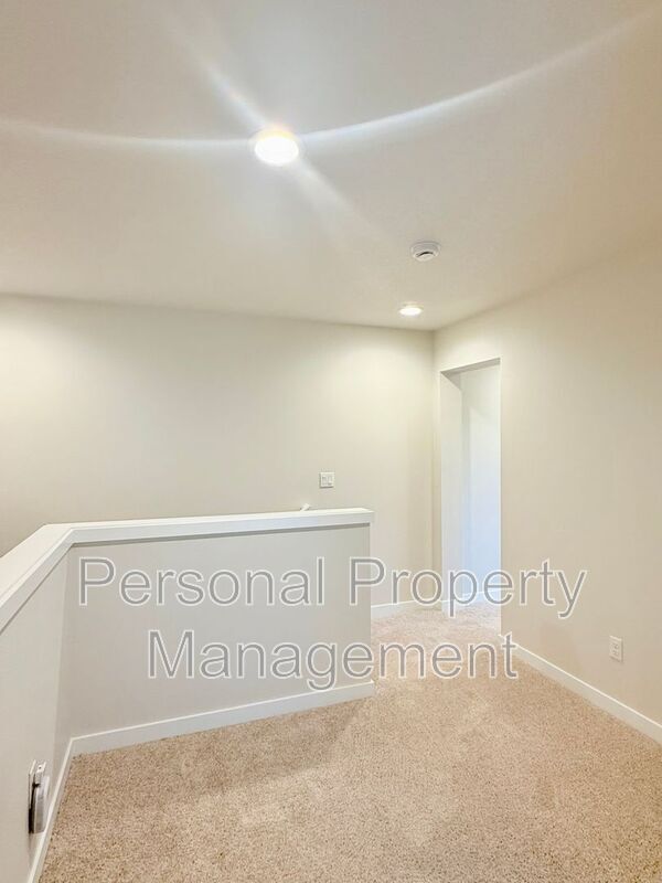 Building Photo - 18010 NE 47th Ave