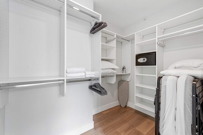 Building Photo - 730 N Milwaukee Ave