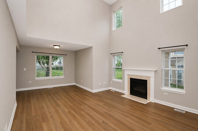 Building Photo - 651 Lancaster Cir