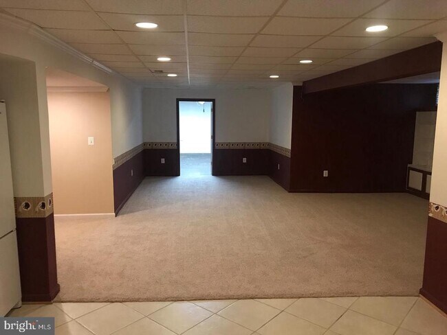 Building Photo - 9 St Claires Ct