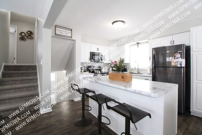 Building Photo - 1318 SW Kenworthy Dr
