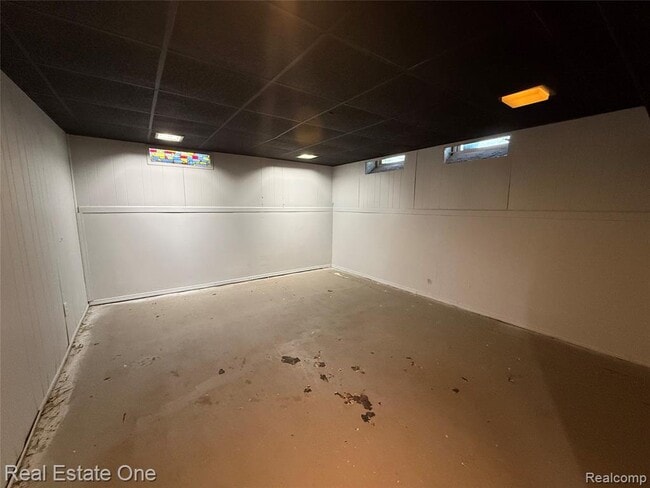 Building Photo - 8064 Whitefield St