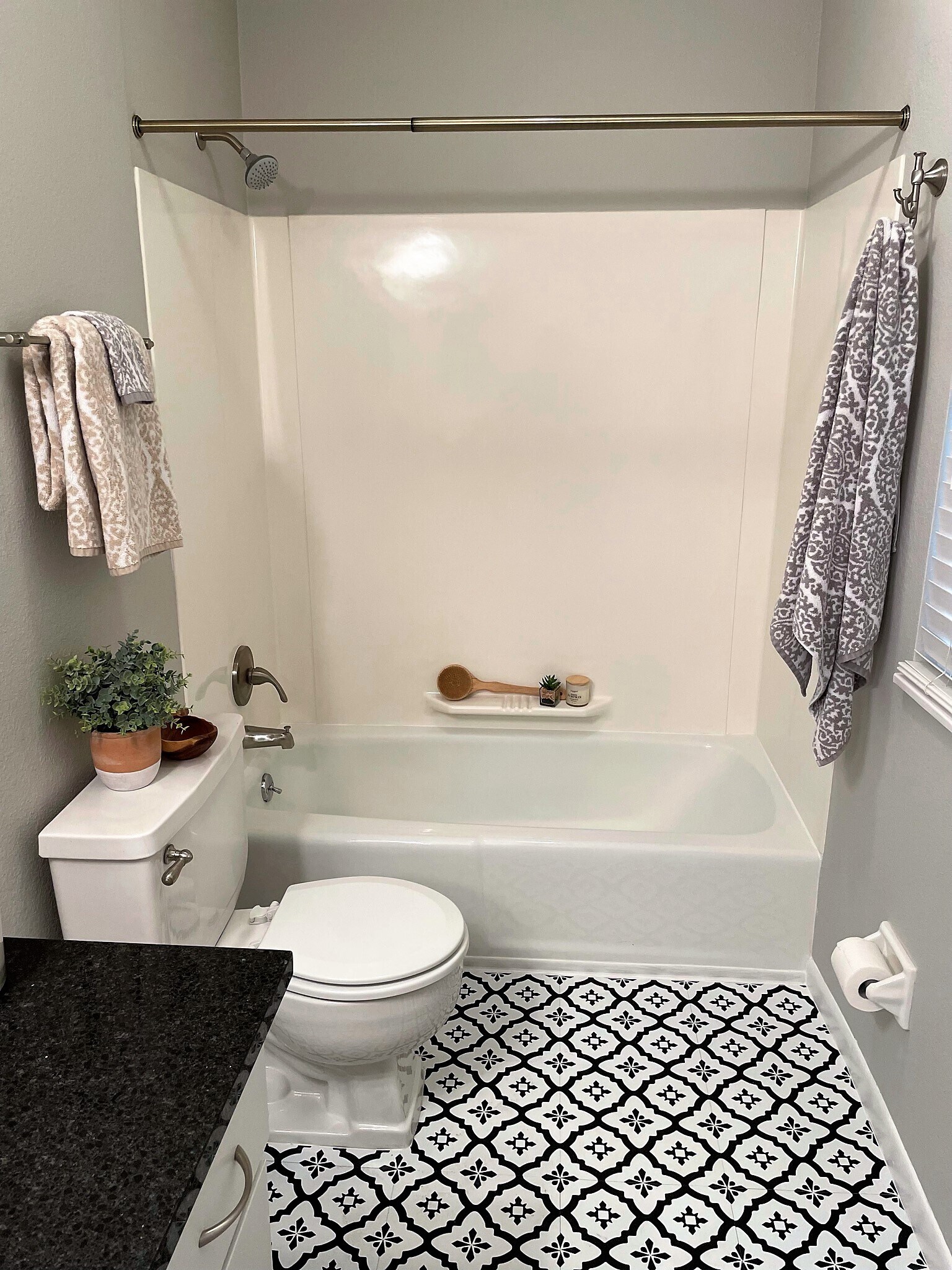 Master Bathroom - 6216 Robinson St