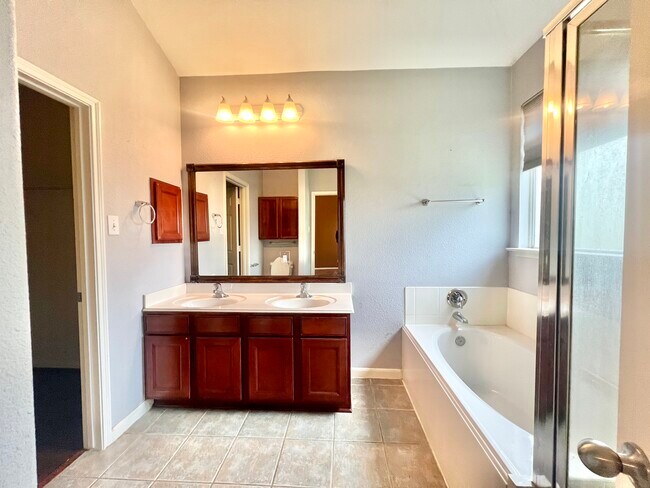 Building Photo - 6302 Richland Hills Dr