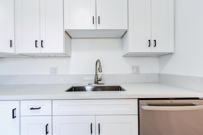 Building Photo - Renovated 3-Bedroom with Private Courtyard – Move-In Ready!