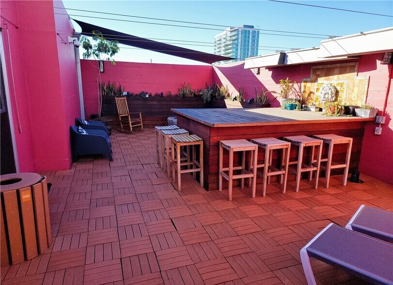 Sundesk - 140 Linden Ave