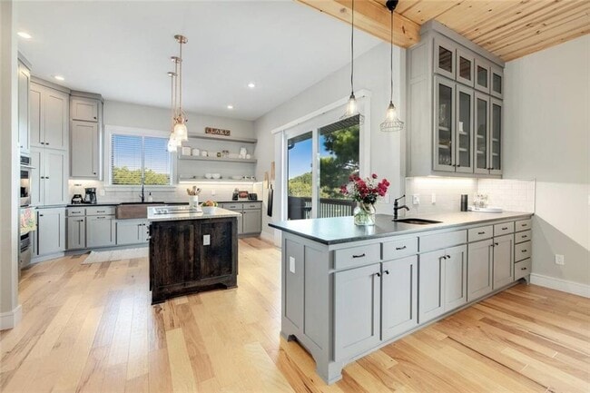 Building Photo - 16217 AR-12