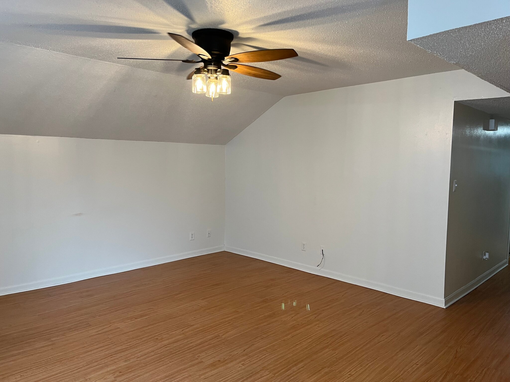 Living - 36 Dogwood Ln