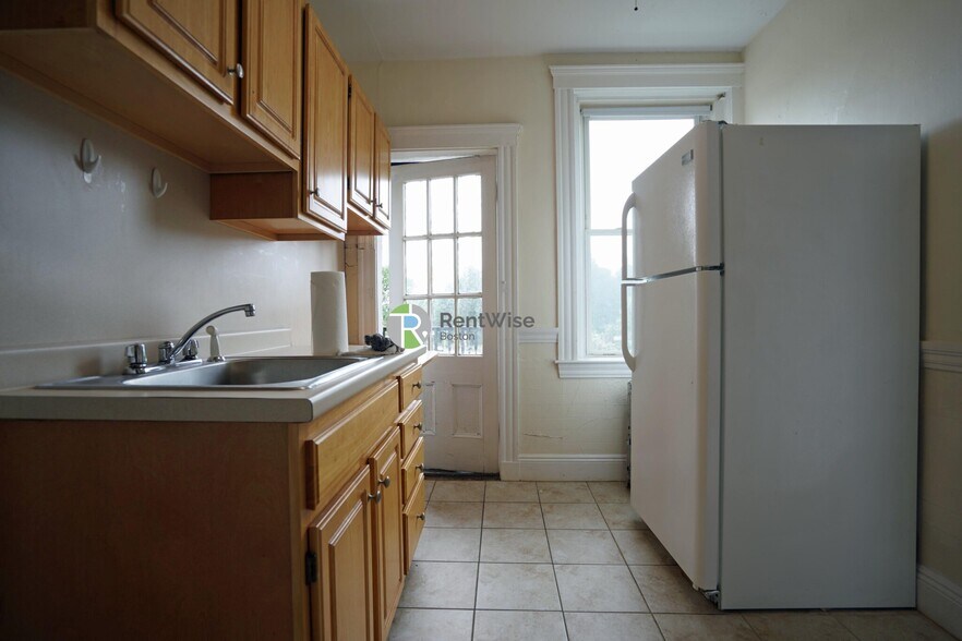 Building Photo - 135 Washington St