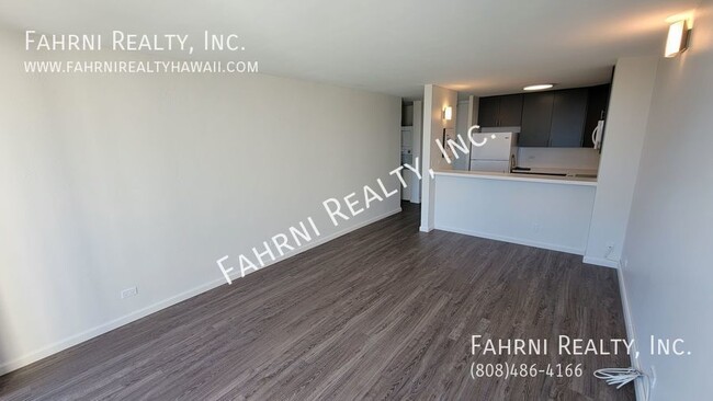 Building Photo - Pearl Two, Fully Remodeled 1 Bedroom Condo...