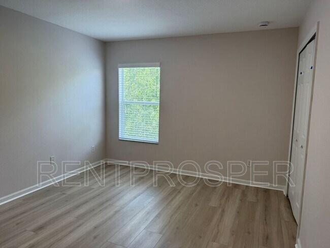 Building Photo - 16617 Cedar Crest Dr