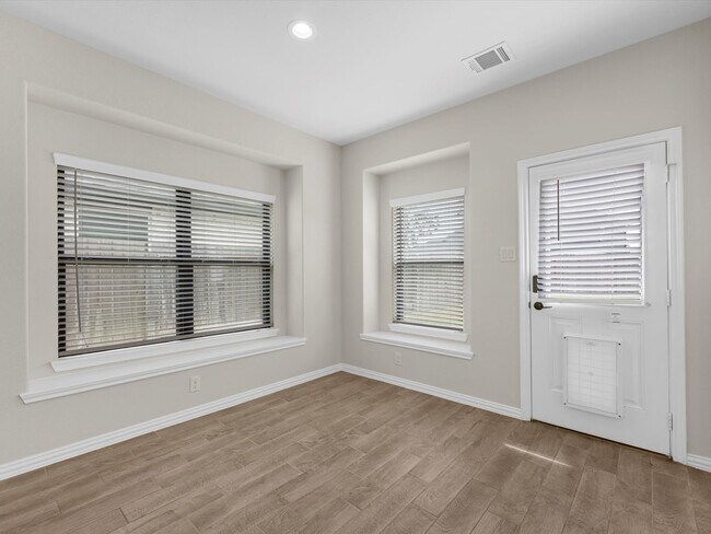 Building Photo - 40575 Goldeneye Pl