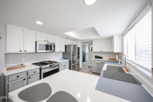 Building Photo - 3902 E Rosemonte Dr