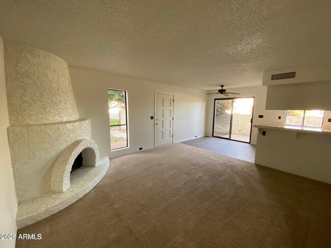 Building Photo - 4852 E Euclid Ave