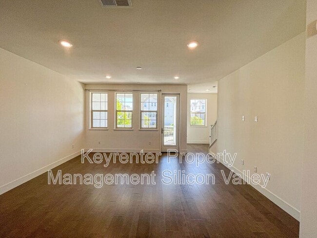 Building Photo - 37549 Willow St