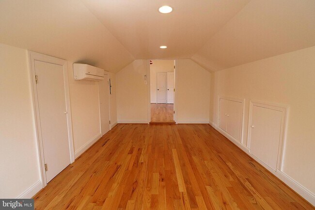 Building Photo - 118 Quaint Acres Dr