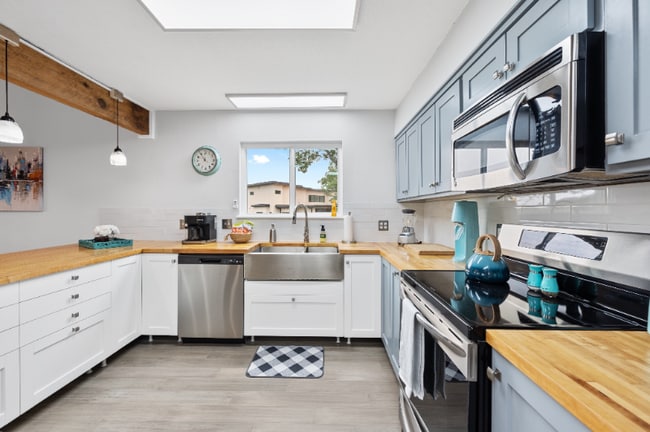 Building Photo - 2805 Trail of the Madrones